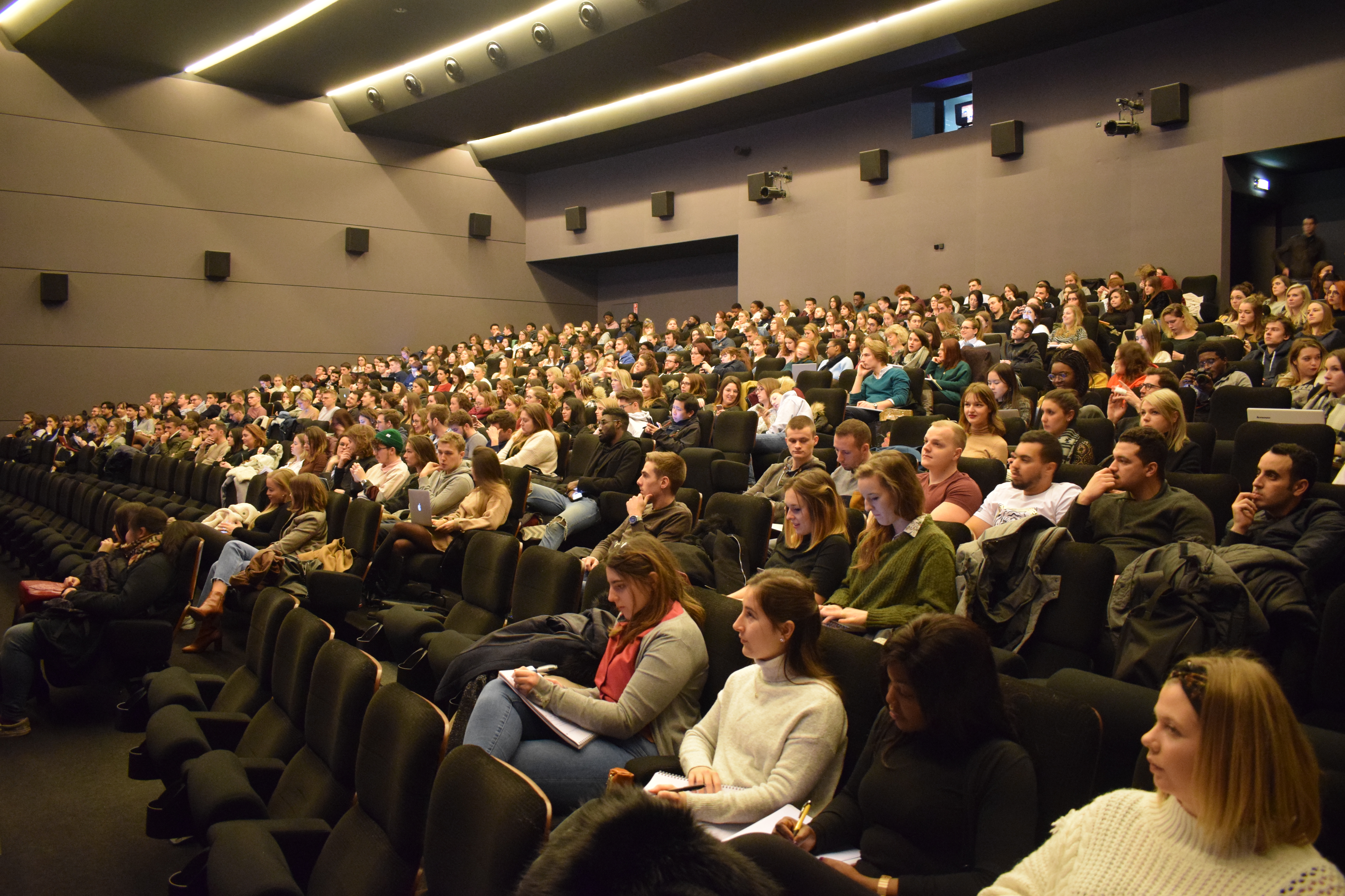 Des professionnels de renom au programme des MASTERCLASS Esupcom' Lille